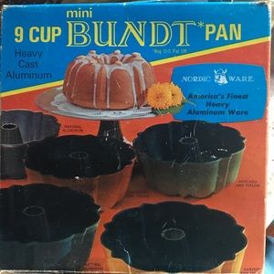 Vintage NORDIC WARE cast aluminum cake pans 2 pan deal!